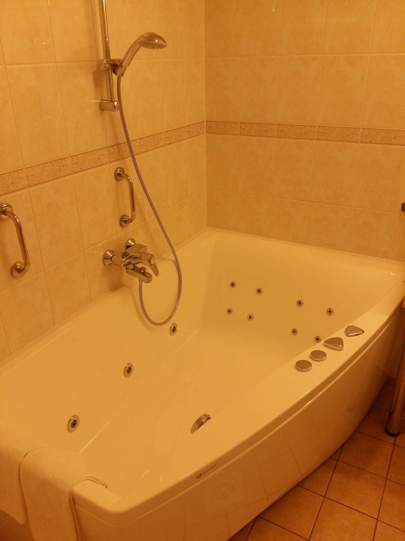 Barclay Hotel Tartu Bagian luar foto
